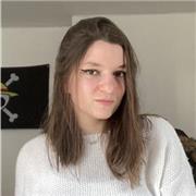 Etudiante en droit, j'ai toujours été douée à l'école et je pourrais donc aider les plus jeunes dans leurs devoirs, sur Tours centre ou en ligne.